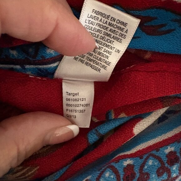 Red Blue Floral Scarf Fringed Ends Wrap Shawl Cover Up Versatile Styling - Picture 6 of 9